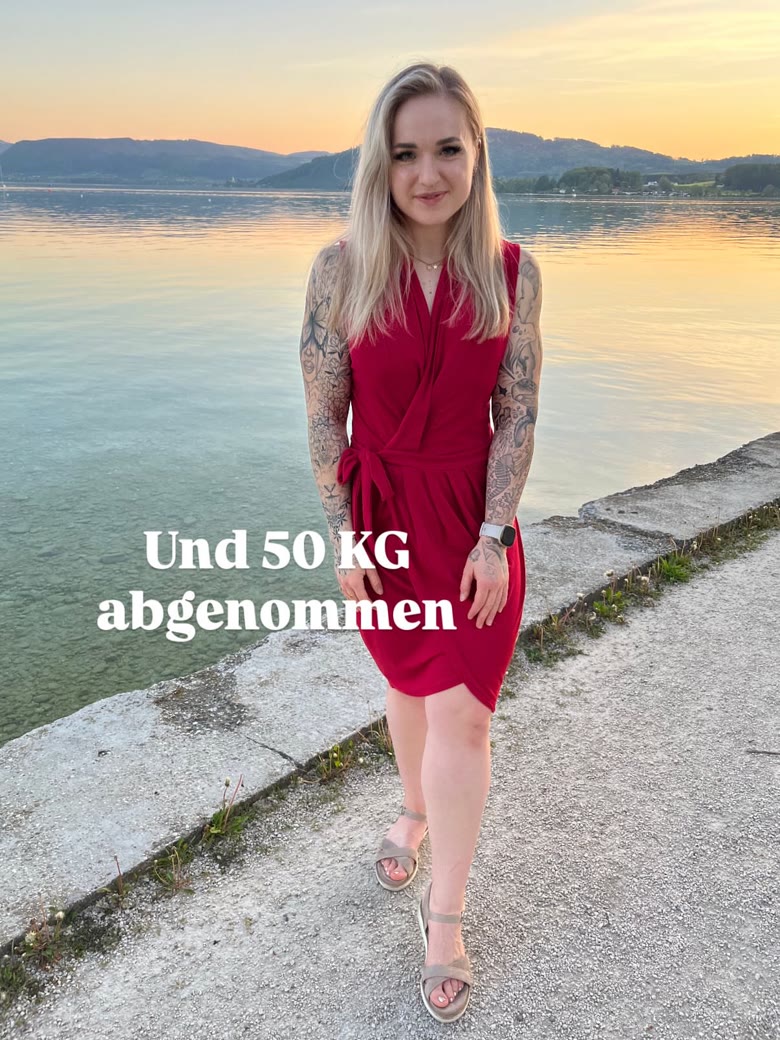 Sarah heute im roten Kleid am See, 50 Kilo leichter